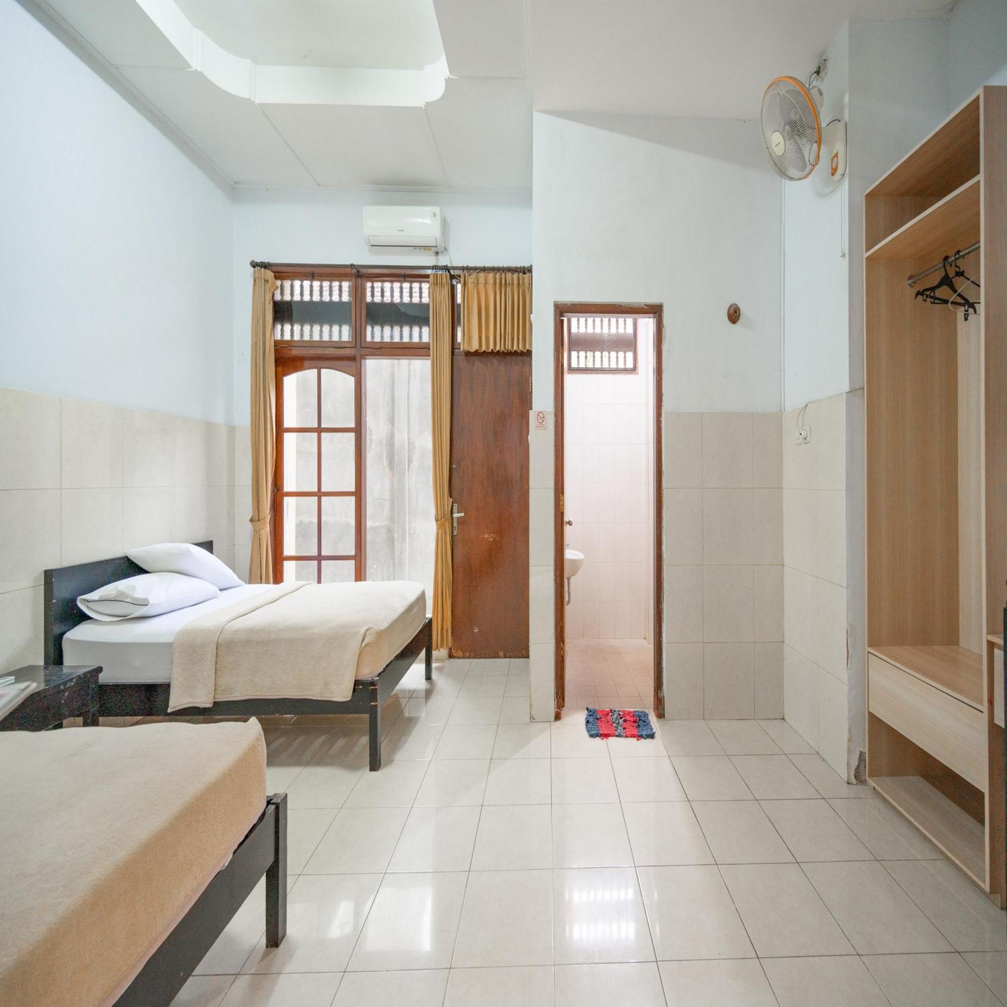 OYO 1952 Hotel Dewata Indah Denpasar Exterior foto